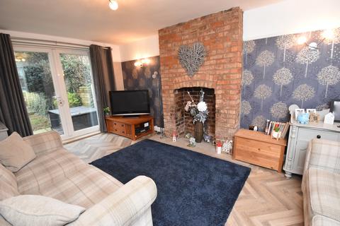 3 bedroom semi-detached house for sale, Roslyn Avenue, Flixton, M41