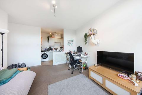 2 bedroom flat for sale, Metro Central Heights, Southwark, London