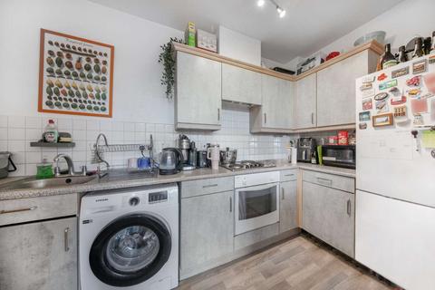 2 bedroom flat for sale, Metro Central Heights, Southwark, London