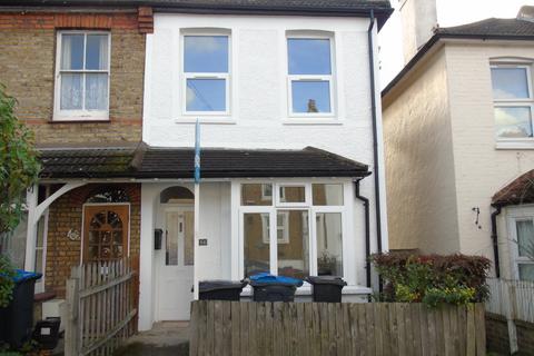 3 bedroom end of terrace house to rent, Newark Road, South Croydon CR2