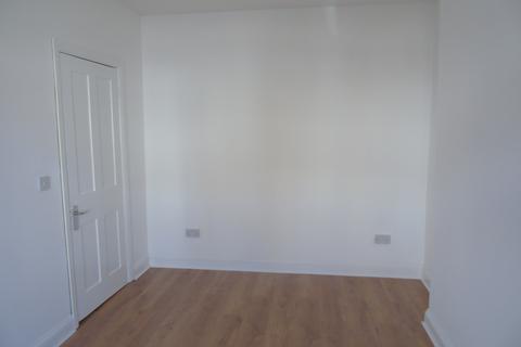 3 bedroom end of terrace house to rent, Newark Road, South Croydon CR2