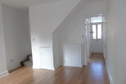 3 bedroom end of terrace house to rent, Newark Road, South Croydon CR2