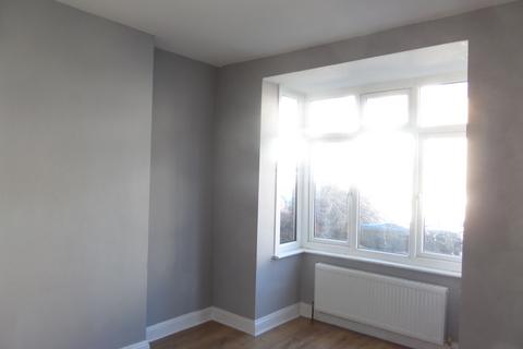 3 bedroom end of terrace house to rent, Newark Road, South Croydon CR2