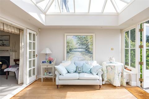 35 Bernard Gardens, London, SW19 7BE