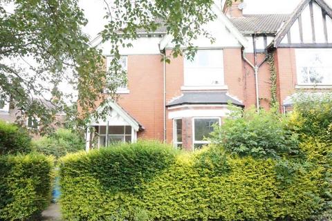 4 bedroom semi-detached house to rent, 6 Hymers Avenue, Hull, HU3 1LN