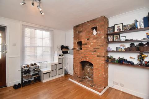 2 bedroom cottage to rent, Beech Road, Weybridge, KT13