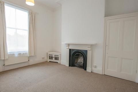 1 bedroom flat to rent, Portland Street, Off Gillygate, York, YO31 7EH