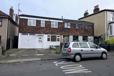 3 bedroom semi-detached house to rent, Barforth Road, London