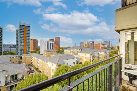 1 bedroom flat for sale, Adventurers Court, Docklands E14