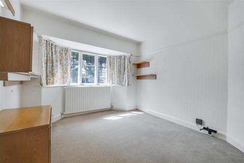 4 bedroom detached house for sale, Woodfield Road, Oadby, Leicester