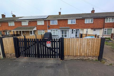 3 bedroom terraced house for sale, Moulton Crescent, Balderton