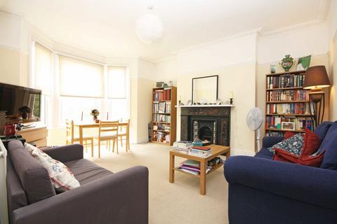 2 bedroom flat to rent, Shepherds Bush Road, London W6