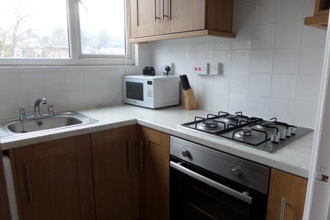 2 bedroom flat to rent, Brighton Road, Purley CR8