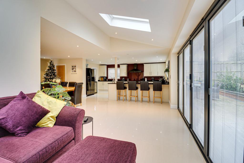 Family room/kitchen
