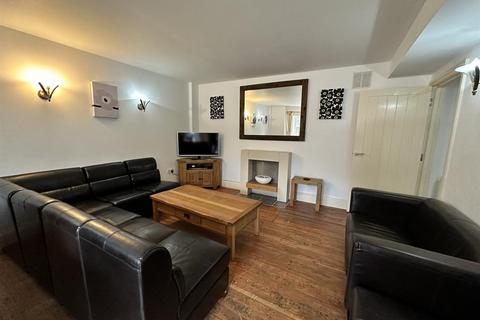 4 bedroom house to rent, Kingsbridge