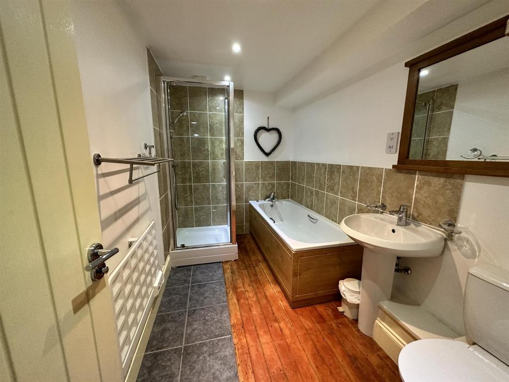 Bathroom.JPEG