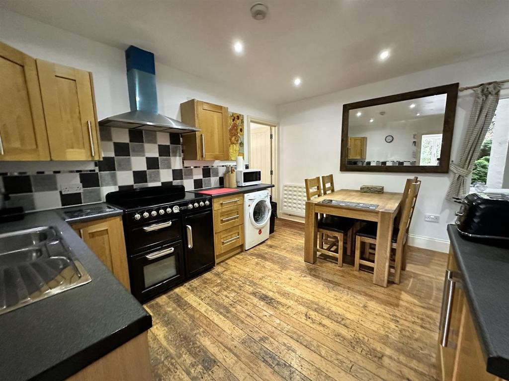 Kitchen.JPEG
