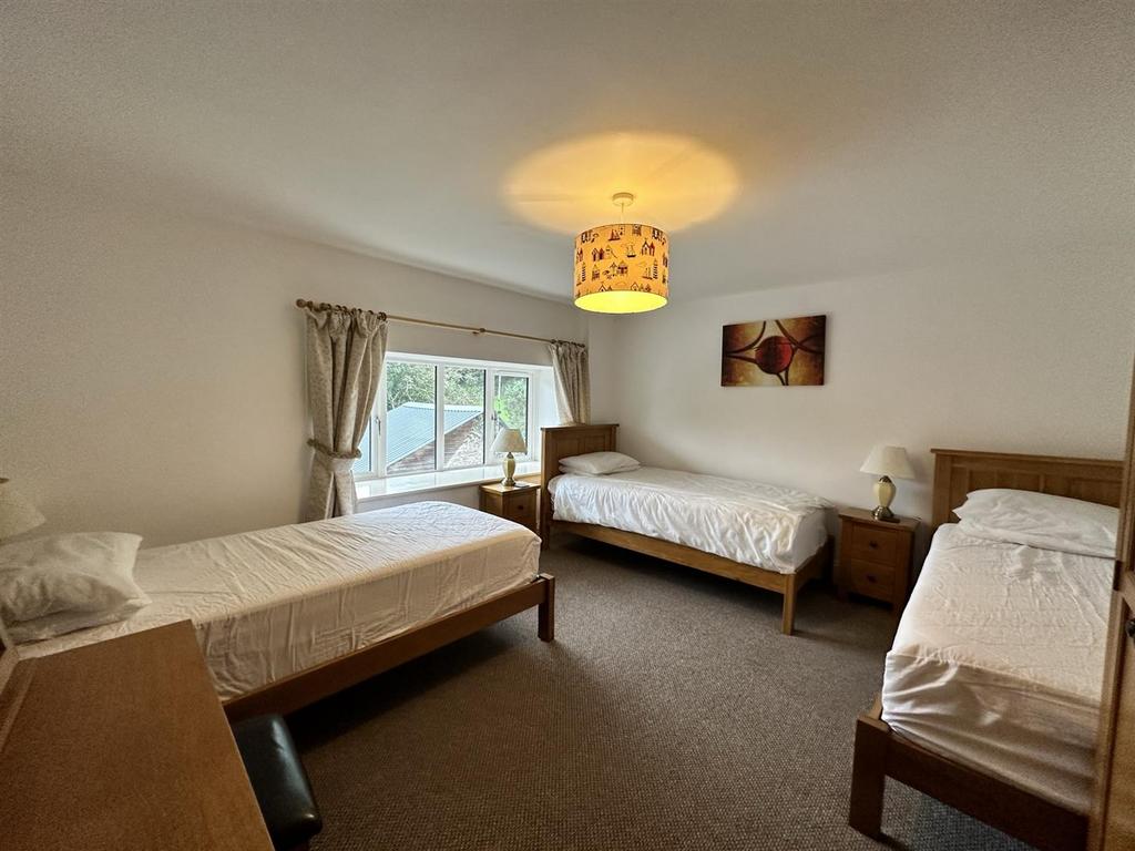 Bedroom 2.JPEG
