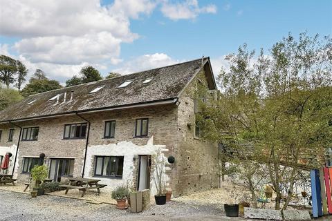 3 bedroom end of terrace house to rent, Kingsbridge