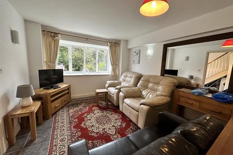 3 bedroom end of terrace house to rent, Kingsbridge