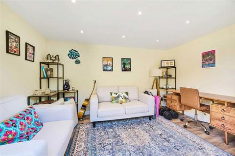 26 Reynolds Place, London, SE3 8SX