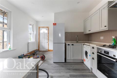 3 bedroom maisonette to rent, Dartnell Road, Addiscombe