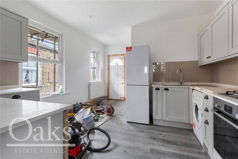 3 bedroom maisonette to rent, Dartnell Road, Addiscombe