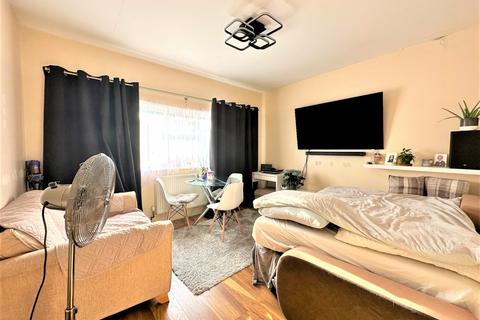 1 bedroom flat for sale, Cardinal Way, Harrow, Middlesex HA3