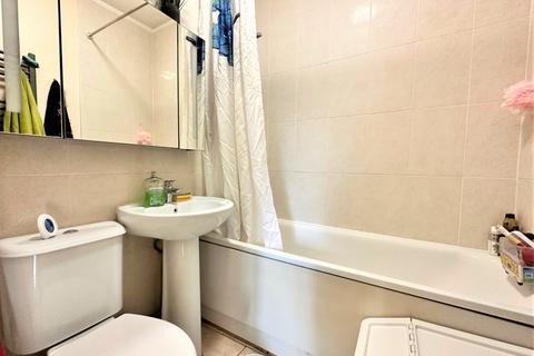 1 bedroom flat for sale, Cardinal Way, Harrow, Middlesex HA3