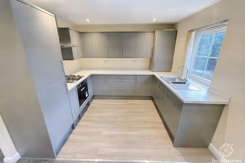 4 bedroom end of terrace house to rent, Ivy Place, Todmorden, OL14