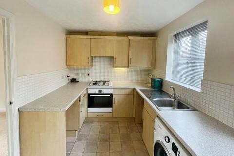 2 bedroom terraced house to rent, Chaucer Close, Stratford-upon-Avon