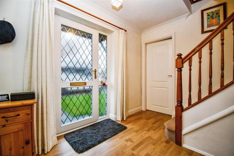 4 bedroom detached house for sale, Bell Close, Tweendykes, Hull