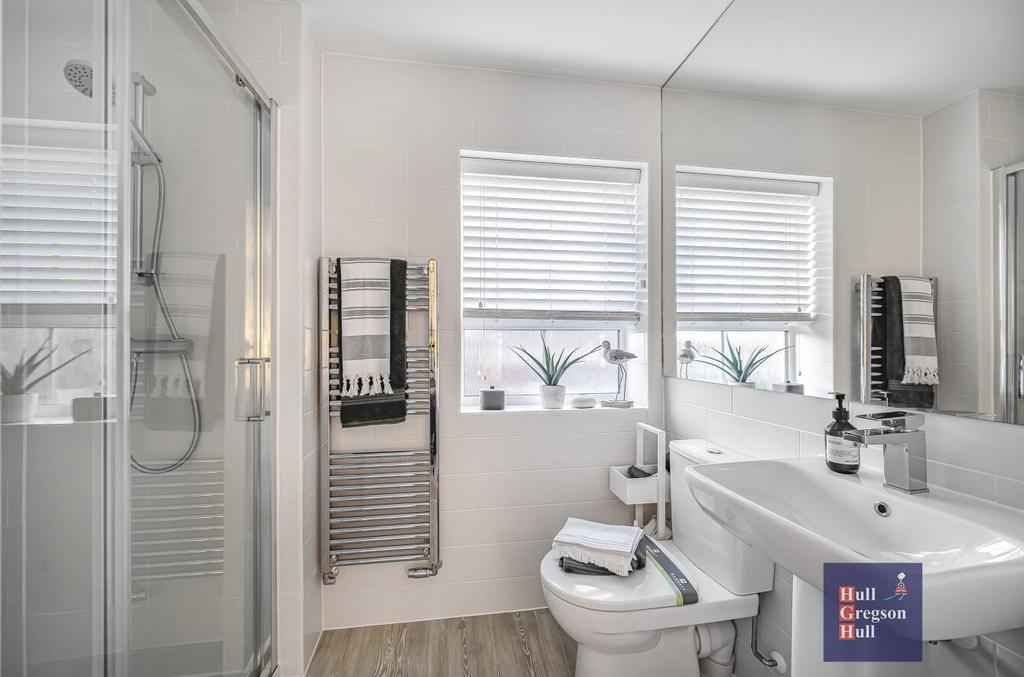 ENSUITE HOUSE.jpg
