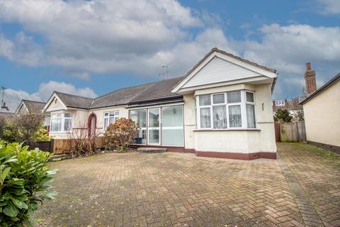 2 bedroom semi-detached bungalow for sale, Thornford Gardens, Southend-on-Sea SS2