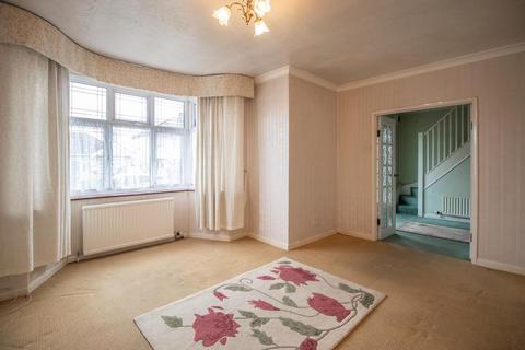 2 bedroom semi-detached bungalow for sale, Thornford Gardens, Southend-on-Sea SS2