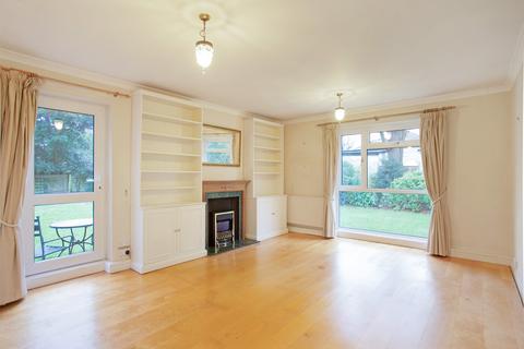 1 bedroom flat for sale, Lindley Court, Glamorgan Road, Hampton Wick, Kingston upon Thames KT1