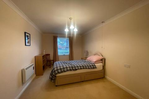 2 bedroom flat for sale, Glen View, Gravesend, Kent, DA12