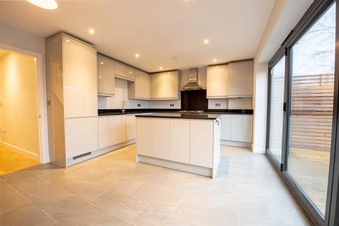 4 bedroom terraced house to rent, Powder Mill Lane, Tunbridge Wells