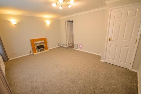 2 bedroom flat to rent, Wadsworth Road, Intake, S12