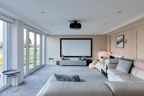 5 bedroom detached house for sale, Chester Road, Woodford
