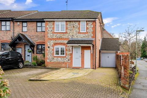 3 bedroom end of terrace house for sale, Willowbank Gardens, Tadworth KT20