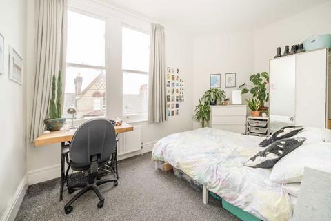 2 bedroom flat to rent, Ostade Road, London SW2