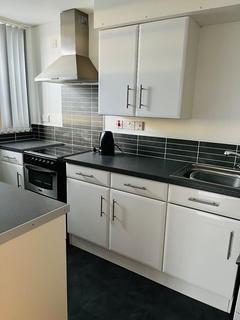 2 bedroom apartment to rent, Thorn Court, Salford,