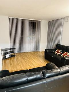 2 bedroom apartment to rent, Thorn Court, Salford,