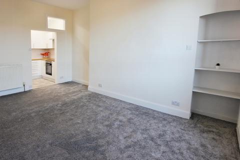 2 bedroom flat to rent, Wheatfield Road, Edinburgh EH11