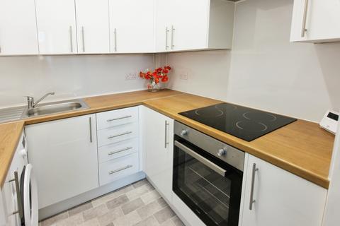 2 bedroom flat to rent, Wheatfield Road, Edinburgh EH11