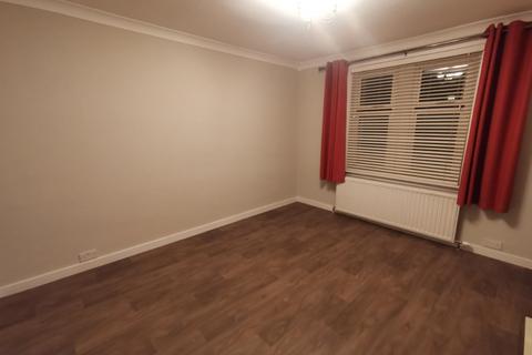 2 bedroom flat to rent, Gannochie Terrace, Craigie, Dundee, DD4