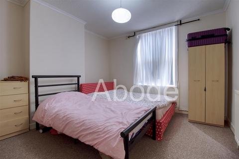 2 bedroom house to rent, Harold Road, Hyde Park, Leeds