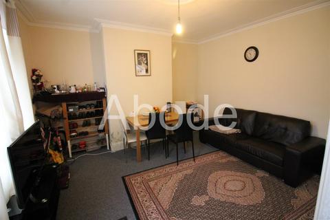 2 bedroom house to rent, Harold Road, Hyde Park, Leeds