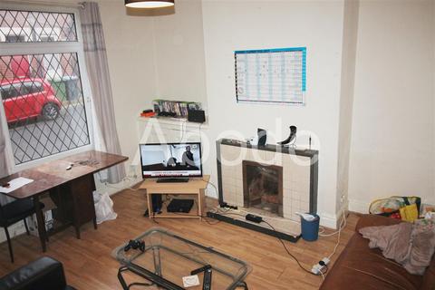 2 bedroom house to rent, Harold View, Hyde Park, Leeds